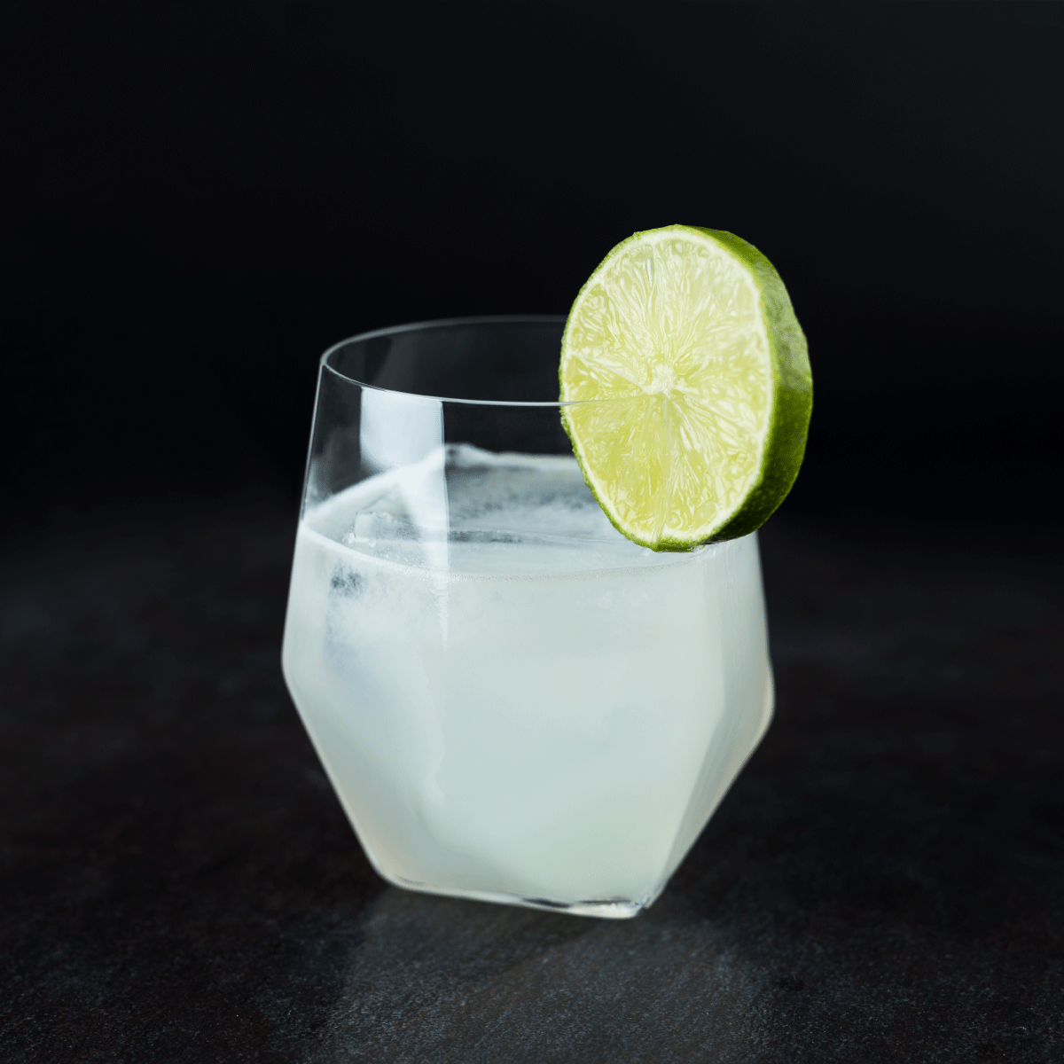 Classic Gimlet Recipe – A Crisp Gin & Lime Cocktail – Viski