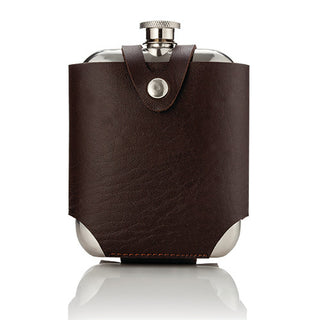 HIGH QUALITY CONSTRUCTION - This flasks for liquor for men is crafted from robust stainless steel, ensuring longevity and consistent performance. A polished finish adds a touch of elegance to this leather flask.