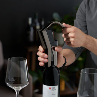 SERVE WINE WITH EASE – Non-stick coated worm uncorks bottles with one smooth motion, while the lever is much easier to use than traditional corkscrews. Impress guests with your flawless bottle-opening technique.