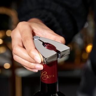 EASY FOIL REMOVER WINE TOOL - To remove any foil, simply place foil cutter over the top, squeeze, and twist. 4 disc blades slice right through the foil on standard wine bottles. All it takes is a quick rotation to cut the foil for easy uncorking.