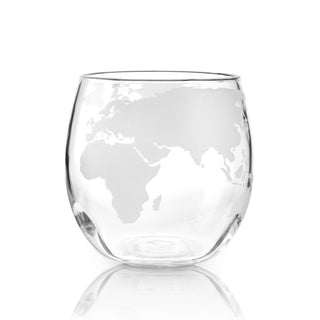 SUBTLE CURVES HELP CAPTURE AROMA, CREATING THE PERFECT SIP - Many of the best whiskey glasses feature bulbous curves to capture aroma. This concentrates the volatile compounds that come off of your whiskey, allowing you to experience a potent sip.
