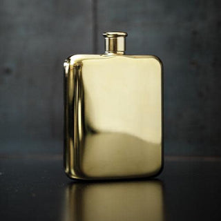 GOLD PLATED STAINLESS STEEL DESIGN - Both classy and classic, this stainless steel flask has a beautiful polished gold finish that commands attention. The heavy-duty construction results in a product that will stand the test of time.

