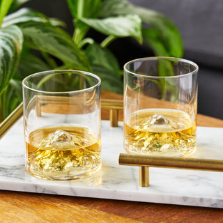 PERFECT FOR COCKTAILS AND BOURBON –This set of crystal cocktail drinkware will be your go-to glasses for daily sipping. Plenty of room for cocktails such as a Negroni, or neat pours of rye whiskey with large craft ice cubes.
