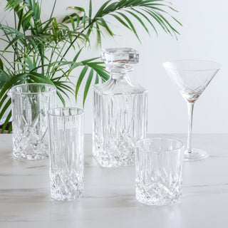 SPARKLING LEAD-FREE CRYSTAL – Mix up your favorite drink in these beautiful tumblers. Serve your best liquor and craft cocktails in glassware that does them justice—they’ll quickly become your go-to glasses for cocktail parties and daily sipping alike.