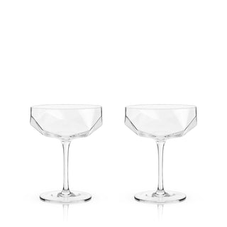 ELEGANT GIFT FOR COCKTAIL LOVERS – Impress the cocktail lover or mixologist in your life with these stunning contemporary martini glasses. This stemmed cocktail glass set makes the perfect Christmas, birthday, anniversary, or housewarming gift.