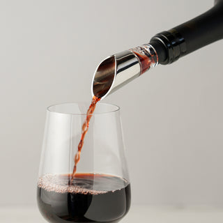 INTERNAL AIR BLENDING HELIX AERATES AS YOU POUR - This handy wine pourer is made of durable stainless steel, acrylic, and rubber for a drip-free pour and tight seal. Easy to clean and use, it eliminates bitter tannins from your favorite Pinot Noir.