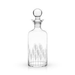 ELEGANT GIFT FOR WHISKEY LOVERS – Impress the whiskey lover in your life with this classic yet contemporary decanter. This beautiful crystal carafe makes the perfect Christmas, birthday, anniversary, or housewarming gift—add tumblers for a full set.