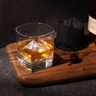 SILICONE ICE MOLD AND CRYSTAL GLASS - This set includes a freezable whiskey glass with a square base and a craft cocktail ice maker that fits over the glass. Just add water to the bourbon glass and place the silicone ice mold on top before freezing.