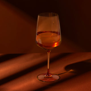 EUROPEAN MADE LEAD-FREE CRYSTAL – Made in Europe, these amber colored drinking glasses are made from lead-free crystal for a high-end sipping experience. Designed for world-class cocktail bars and restaurants, this colorful glassware is made to last.