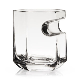 SAVOR CUBAN CIGARS WHILE SIPPING FINE LIQUOR - The Crystal Whiskey Cigar Glass by Viski combines the classic rocks glass profile with a hexagonal base and built-in cigar rest, creating a unique connoisseur’s tumbler. Fits a range of ring gauge sizes, up to 54.