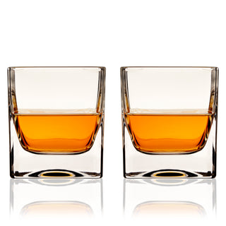 SCOTCH GLASSES MAKE GREAT WHISKEY GIFTS – Give this set of whiskey glasses for men and women as a gift to cocktail lovers, gifts for Father’s day, or housewarming gifts. Impress visitors by sharing your favorite drink in fine crystal glasses with timeless minimalist style.