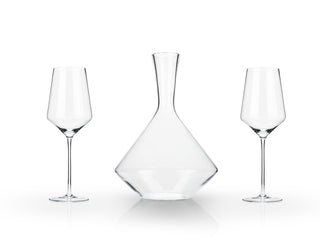BEAUTIFUL CRYSTAL GLASS - Rooted in centuries of Venetian glassmaking tradition, crystal wine glasses offer the purest, most-elegant drinkware experience available. The material is lead-free and crystal clear, so you can enjoy your wine in striking style.