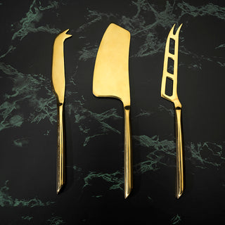 STAINLESS STEEL WITH GOLD FINISH - Stainless steel blades are made to last whether you use them for brie or parmesan, and the bright gold finish adds a luxurious look to these kitchen accessories. Must-have tools for any cheese-lover.