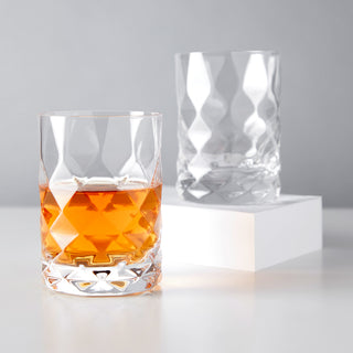 GEMSTONE FACETS SLICED IN LEAD-FREE CRYSTAL – Celebrate with your favorite classic bourbon in these beautifully designed, versatile lowballs. A sturdy bottom gives these glasses weight, while the geometric facets add sparkle and flair to your drink.